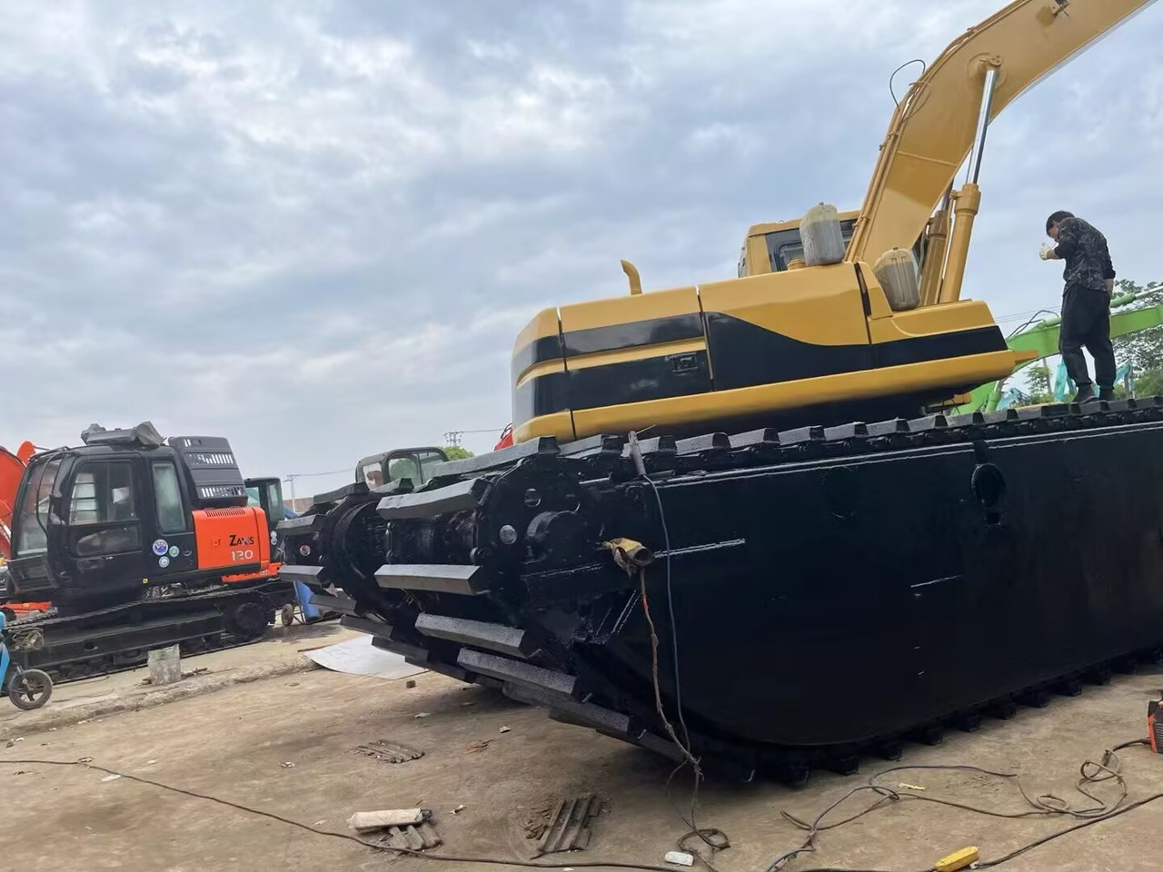 CAT 320 BL dredger 320 CL dredge - Amfibijski bager: slika 3 CAT 320 BL dredger 320 CL dredge - Amfibijski bager: slika 3