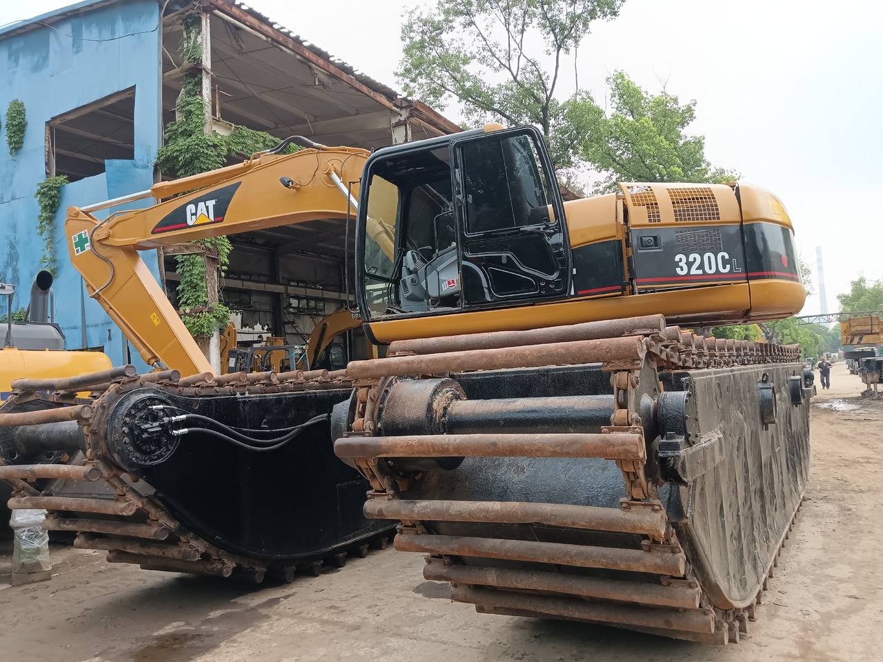 CAT 320CL 320BL 320D2L - Amfibijski bager: slika 4 CAT 320CL 320BL 320D2L - Amfibijski bager: slika 4