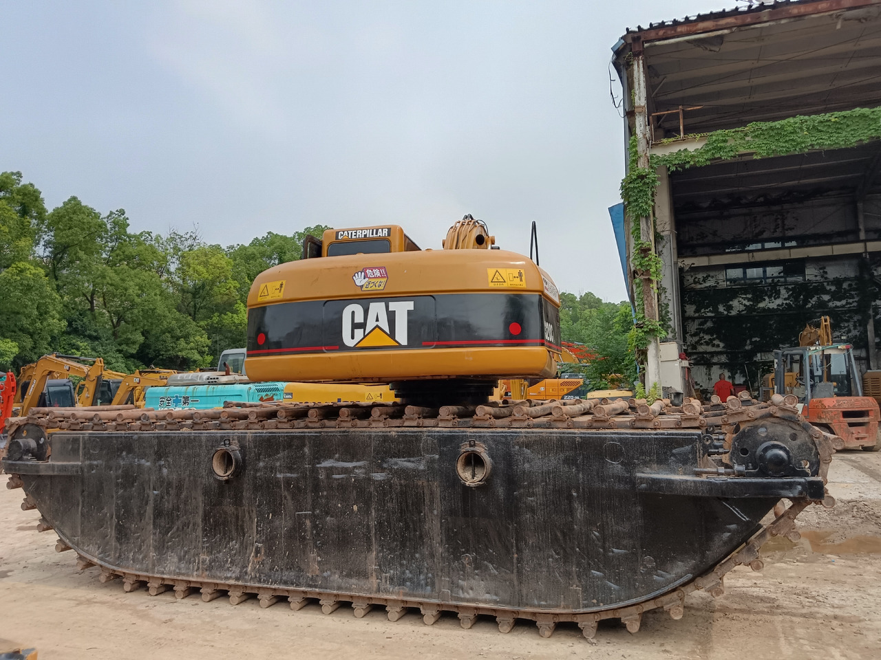 CAT 320CL 320BL 320D2L - Amfibijski bager: slika 3 CAT 320CL 320BL 320D2L - Amfibijski bager: slika 3