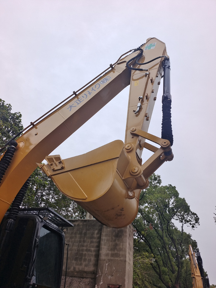 Bager goseničar CAT 320D2 L: slika 10