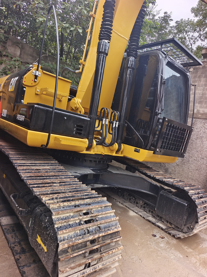 Bager goseničar CAT 320D2 L: slika 11