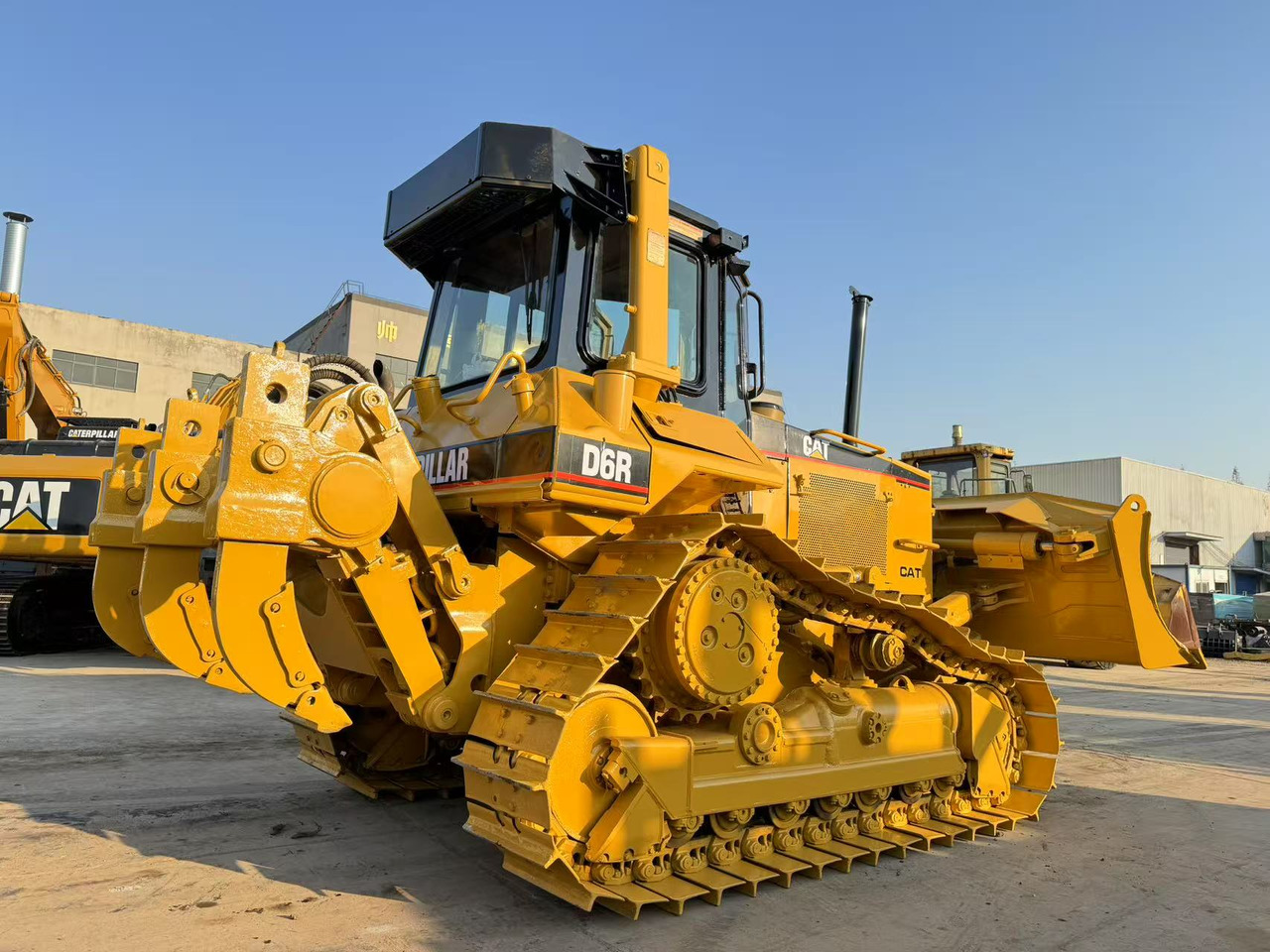 CAT D6R - Buldožer: slika 5 CAT D6R - Buldožer: slika 5