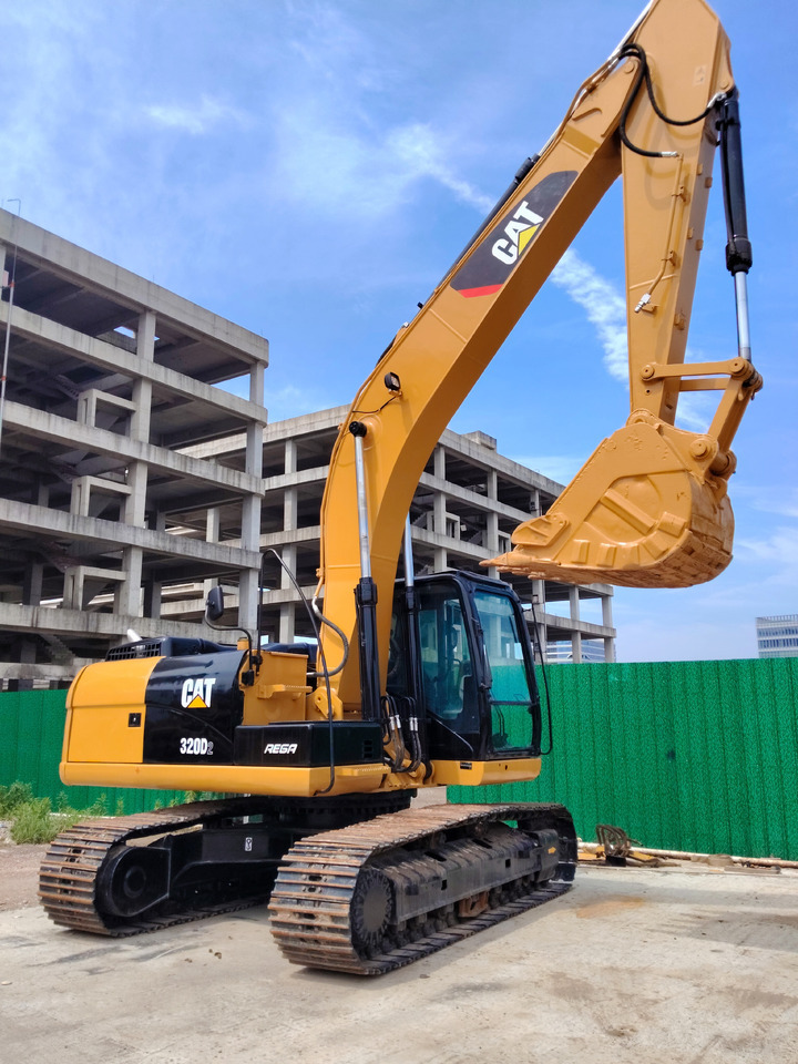 CATERPILLAR 320D2 Caterpillar 320D D2 L with Powerful C7.1 Diesel Engine - Bager goseničar: slika 4 CATERPILLAR 320D2 Caterpillar 320D D2 L with Powerful C7.1 Diesel Engine - Bager goseničar: slika 4