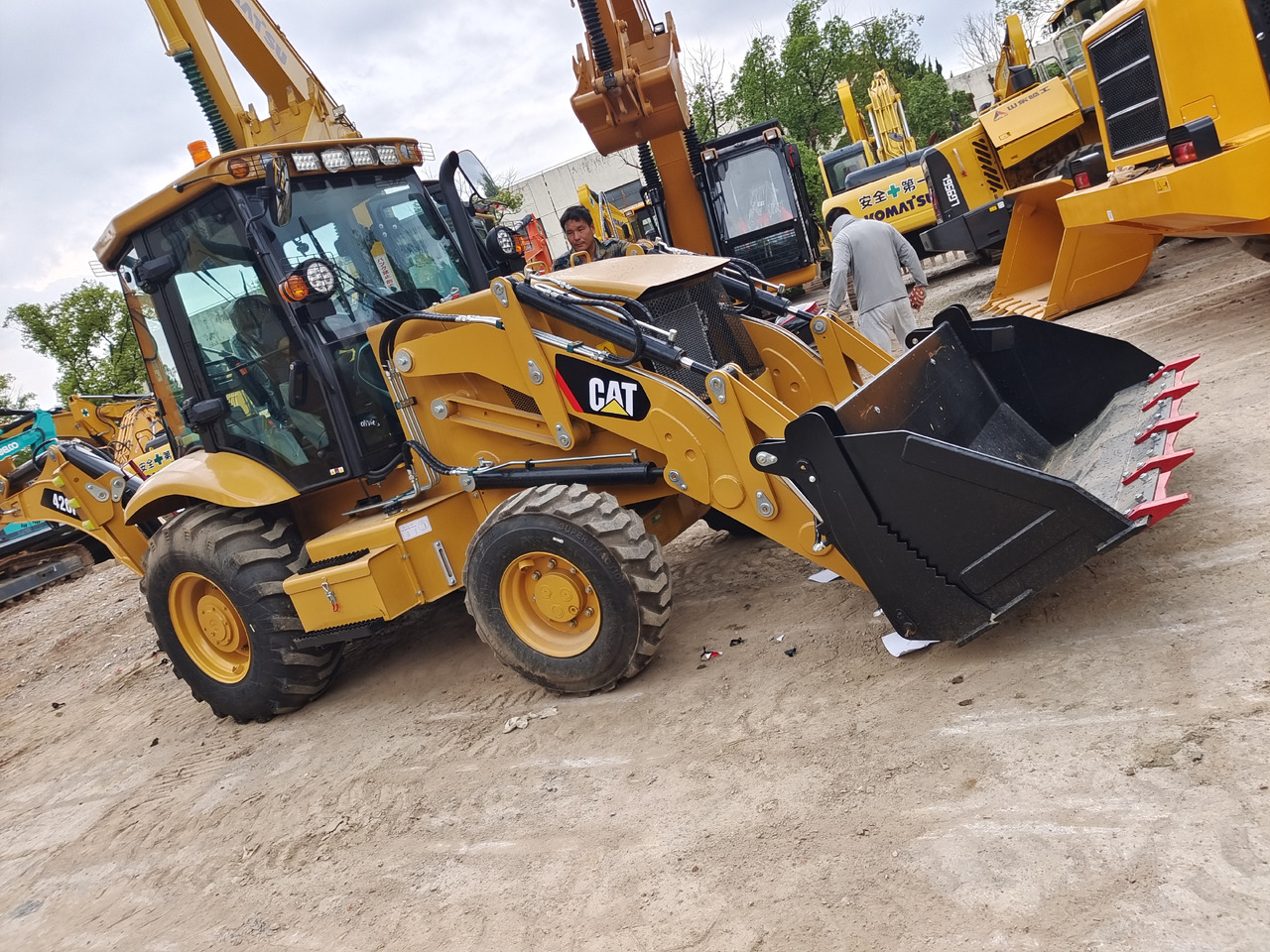 CATERPILLAR 420F CAT BRAND NEW - Bager nakladalec: slika 4 CATERPILLAR 420F CAT BRAND NEW - Bager nakladalec: slika 4