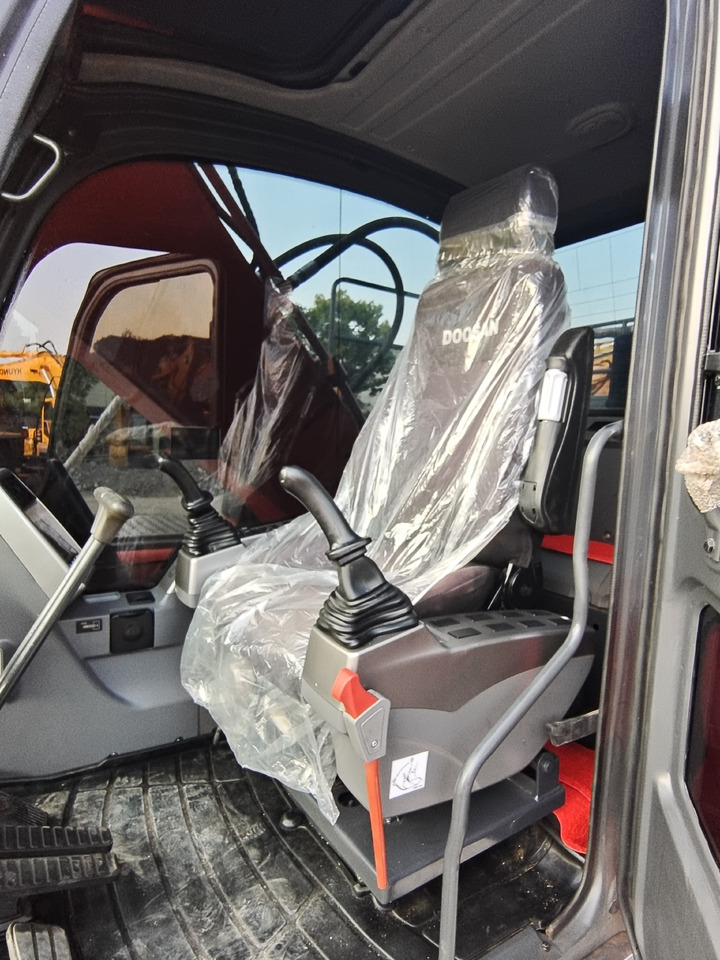 DOOSAN DX225LC-9C - Bager goseničar: slika 2 DOOSAN DX225LC-9C - Bager goseničar: slika 2