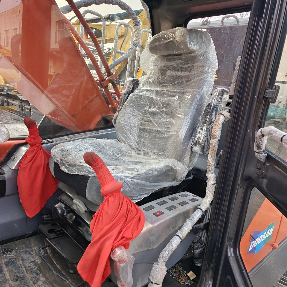 DOOSAN DX300 DX300LC-9C DX300LCA DX340 DX225 - Bager goseničar: slika 4 DOOSAN DX300 DX300LC-9C DX300LCA DX340 DX225 - Bager goseničar: slika 4