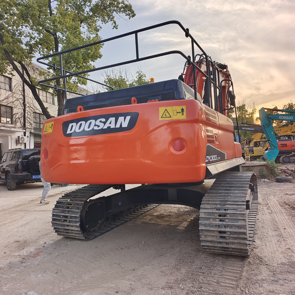 DOOSAN DX300LC-9C DX300LCA - Bager goseničar: slika 4 DOOSAN DX300LC-9C DX300LCA - Bager goseničar: slika 4