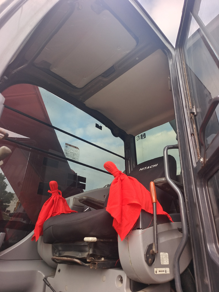 HITACHI ZX 200 - 3 - Bager goseničar: slika 4 HITACHI ZX 200 - 3 - Bager goseničar: slika 4