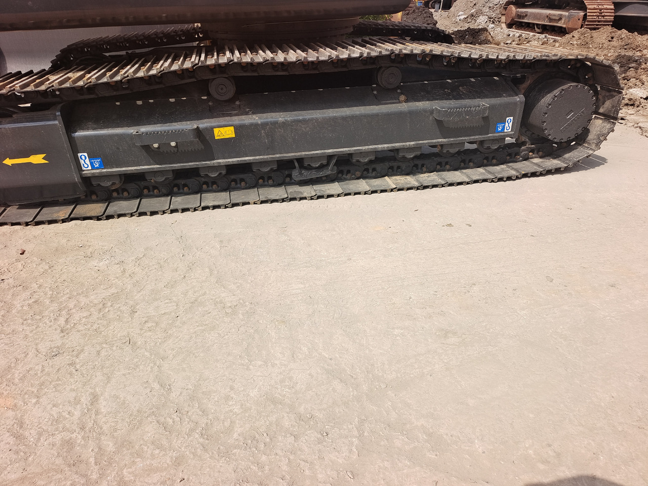 HYUNDAI HX220 HD WITH AC 4 CAMERAS - Bager goseničar: slika 2 HYUNDAI HX220 HD WITH AC 4 CAMERAS - Bager goseničar: slika 2