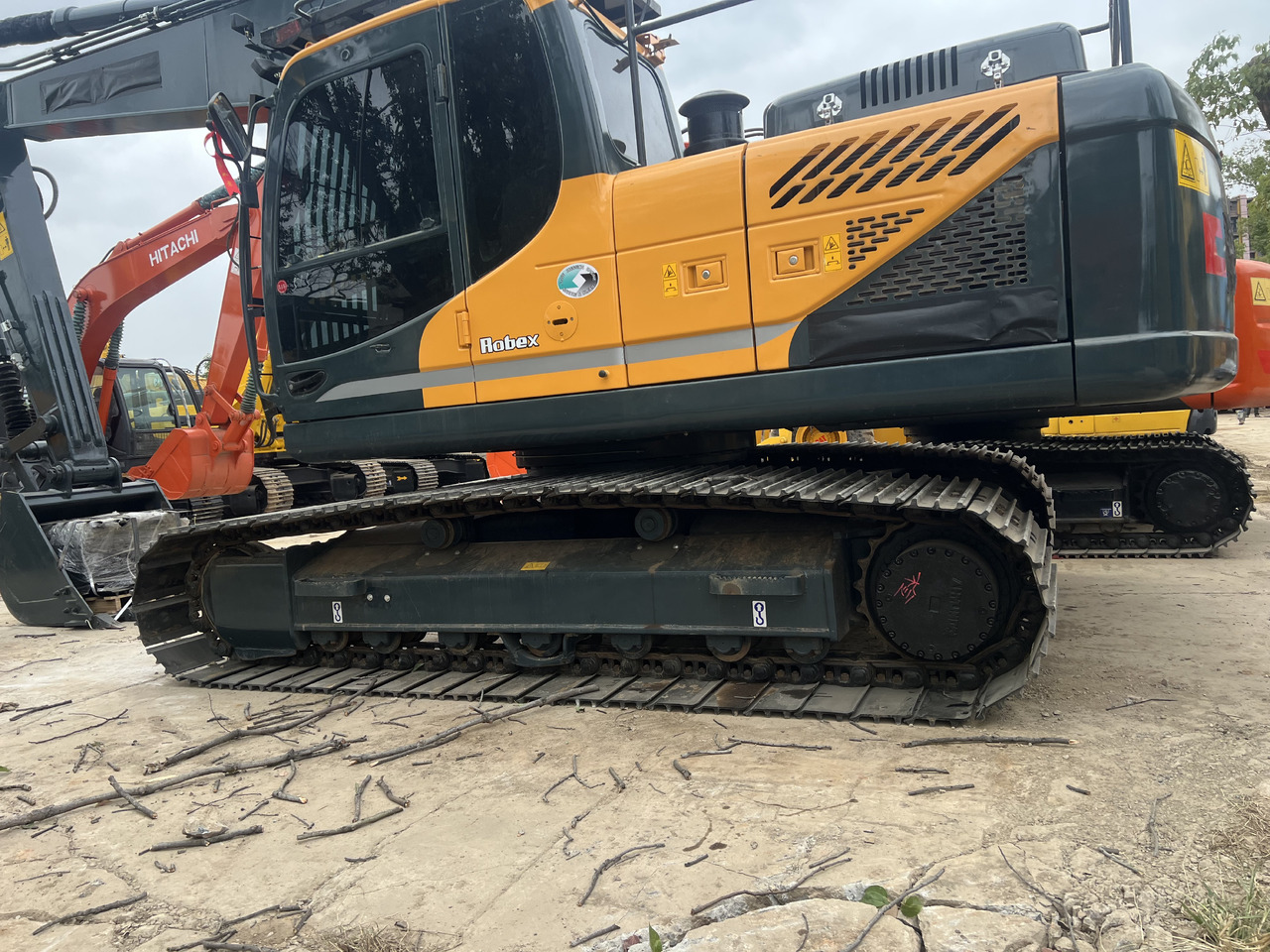 HYUNDAI HX220HD BROADEN TRACK SHOES - Bager goseničar: slika 2 HYUNDAI HX220HD BROADEN TRACK SHOES - Bager goseničar: slika 2