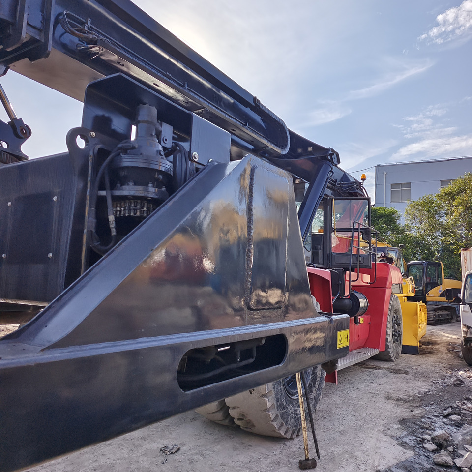 KALMAR DRT450 45 TON DRF 450 DRU450 DRD 450 - Dosežni viličar: slika 5 KALMAR DRT450 45 TON DRF 450 DRU450 DRD 450 - Dosežni viličar: slika 5