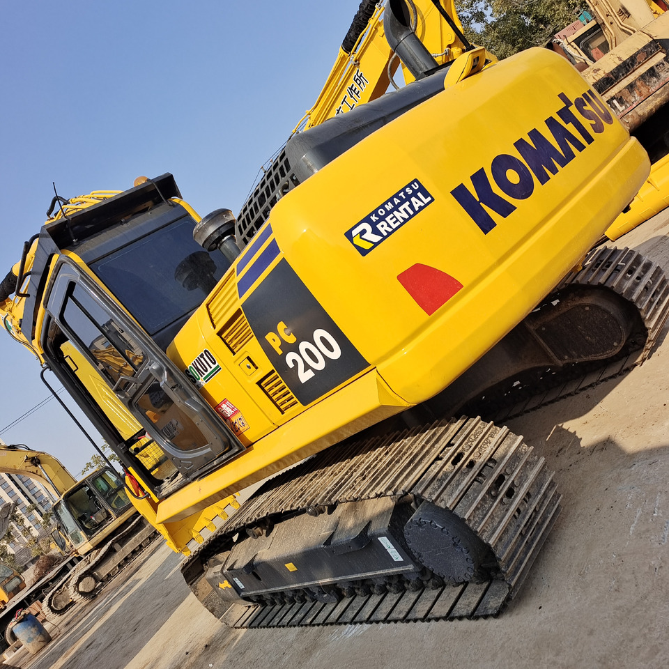 KOMATSU PC200-8 - Bager goseničar: slika 1 KOMATSU PC200-8 - Bager goseničar: slika 1