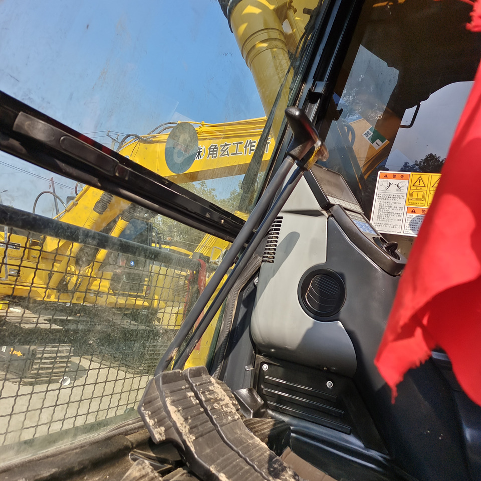 KOMATSU PC200-8 PC210 PC220 - Bager goseničar: slika 5 KOMATSU PC200-8 PC210 PC220 - Bager goseničar: slika 5