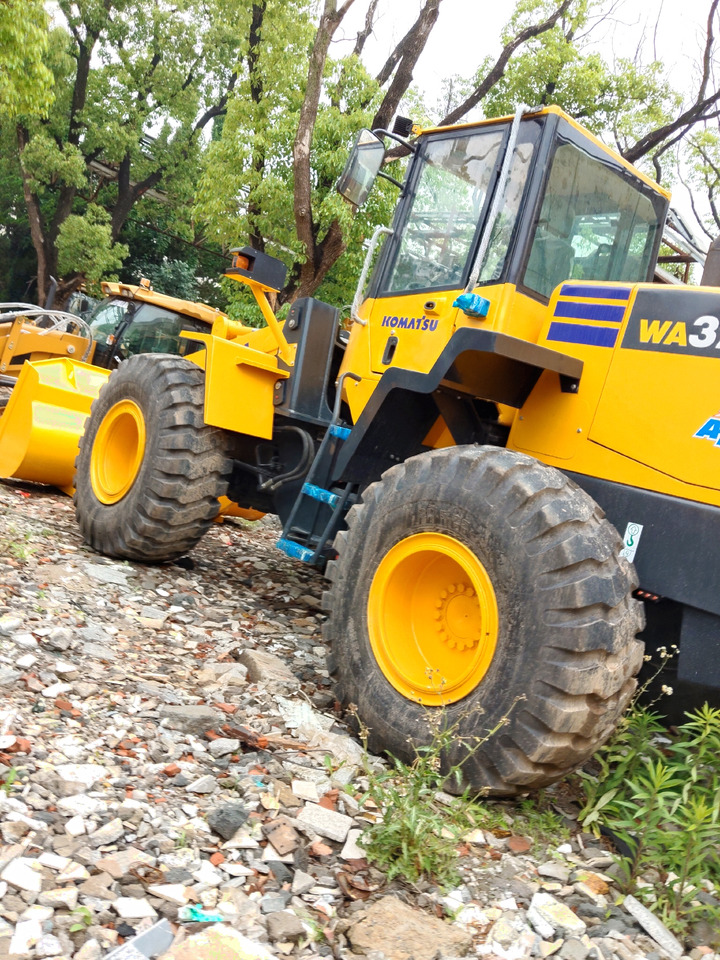 KOMATSU WA320 - Kolesni nakladalec: slika 2 KOMATSU WA320 - Kolesni nakladalec: slika 2