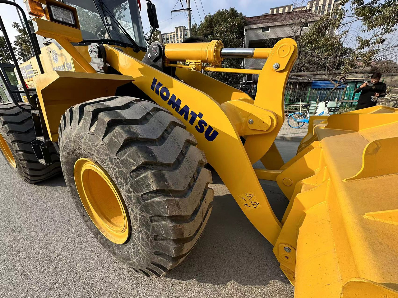 KOMATSU WA380 - Kolesni nakladalec: slika 1 KOMATSU WA380 - Kolesni nakladalec: slika 1