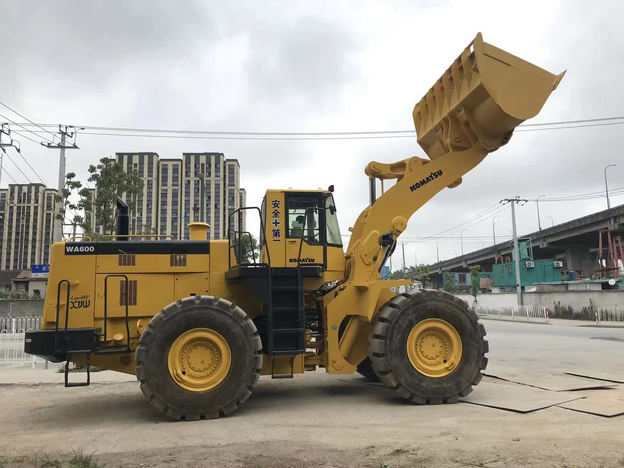 KOMATSU WA600 - Kolesni nakladalec: slika 2 KOMATSU WA600 - Kolesni nakladalec: slika 2
