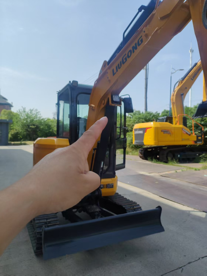 LIUGONG 9035F ZTSG4 BRAND NEW 3.8 TON 3 TON 4 TON MINI DIGGER - Mini bager: slika 5 LIUGONG 9035F ZTSG4 BRAND NEW 3.8 TON 3 TON 4 TON MINI DIGGER - Mini bager: slika 5