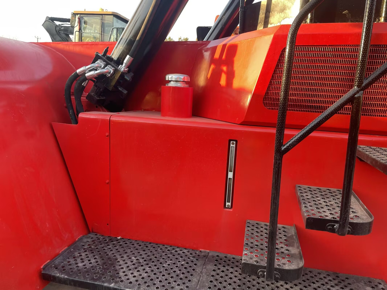 SANY SRSC45C30 45 TON CAPACITY - Dosežni viličar: slika 4 SANY SRSC45C30 45 TON CAPACITY - Dosežni viličar: slika 4