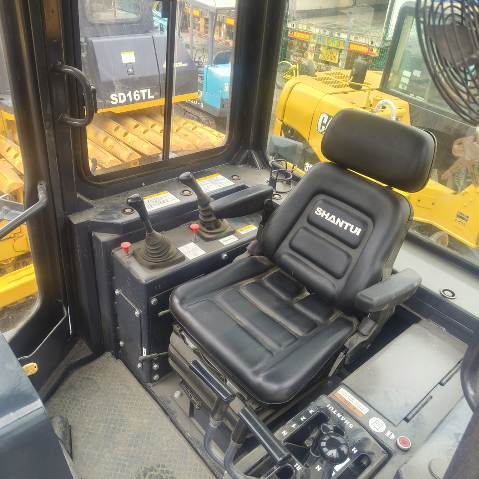 SHANTUI SD16 WITH RIPPER - Buldožer: slika 4 SHANTUI SD16 WITH RIPPER - Buldožer: slika 4