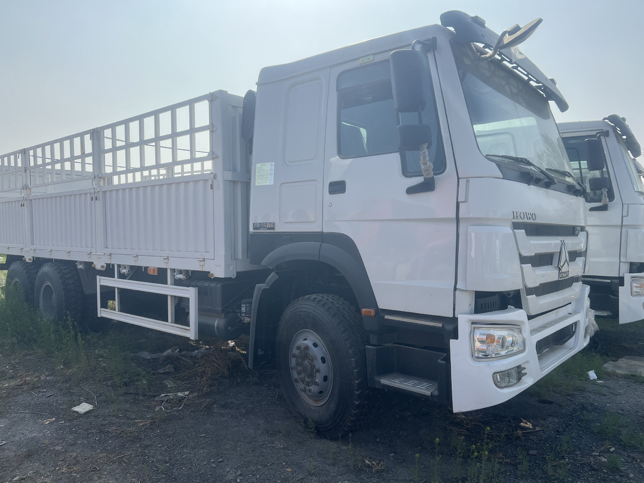 SINOTRUK HOWO 6*4 371 HP 8*4 375 400 420 HORSEPOWER - Tovornjak za prevoz živine: slika 4 SINOTRUK HOWO 6*4 371 HP 8*4 375 400 420 HORSEPOWER - Tovornjak za prevoz živine: slika 4