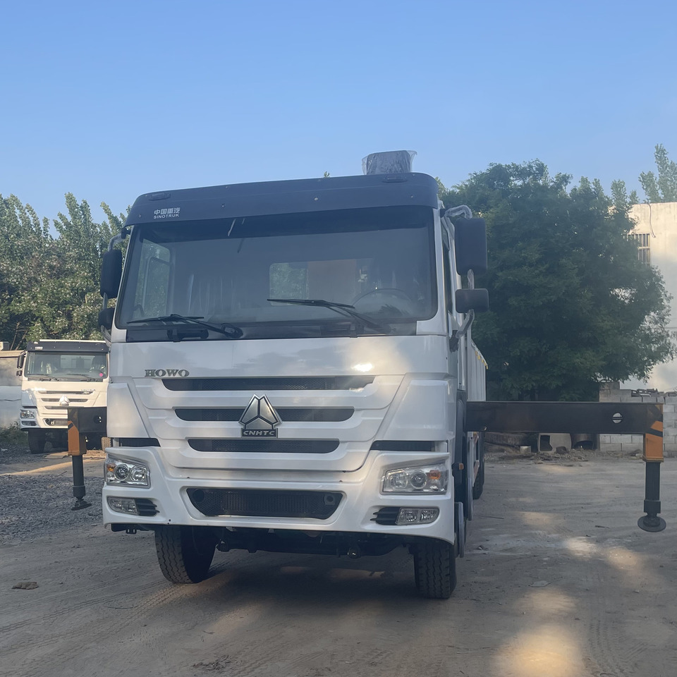 SINOTRUK HOWO 8 TON CRANE TRUCK - Tovornjak z dvigalom: slika 2 SINOTRUK HOWO 8 TON CRANE TRUCK - Tovornjak z dvigalom: slika 2