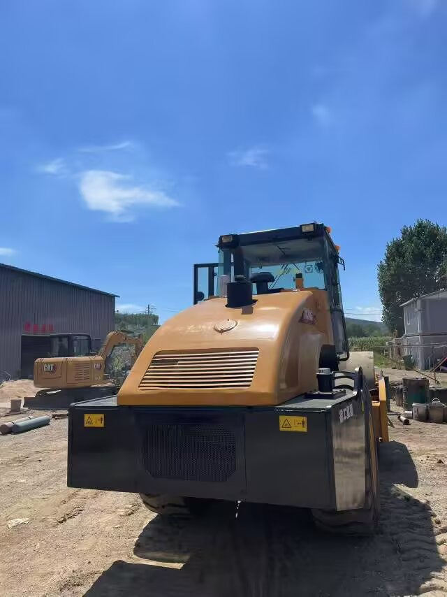 XCMG XS222J XS223J - Cestni valjar: slika 4 XCMG XS222J XS223J - Cestni valjar: slika 4