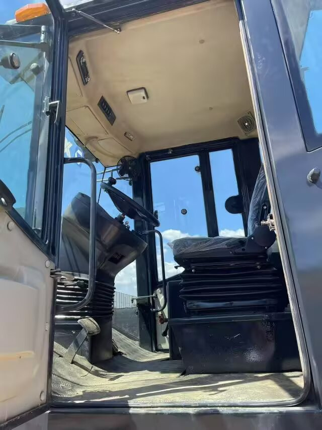 XCMG XS222J XS223J - Cestni valjar: slika 2 XCMG XS222J XS223J - Cestni valjar: slika 2