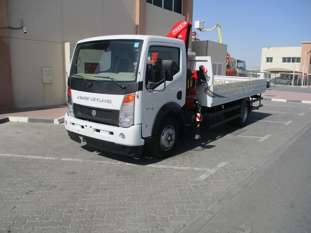 Ashok Leyland PARTNER LX 4x2 with Fassi F50A.022 Crane - Tovornjak z dvigalom: slika 2 Ashok Leyland PARTNER LX 4x2 with Fassi F50A.022 Crane - Tovornjak z dvigalom: slika 2