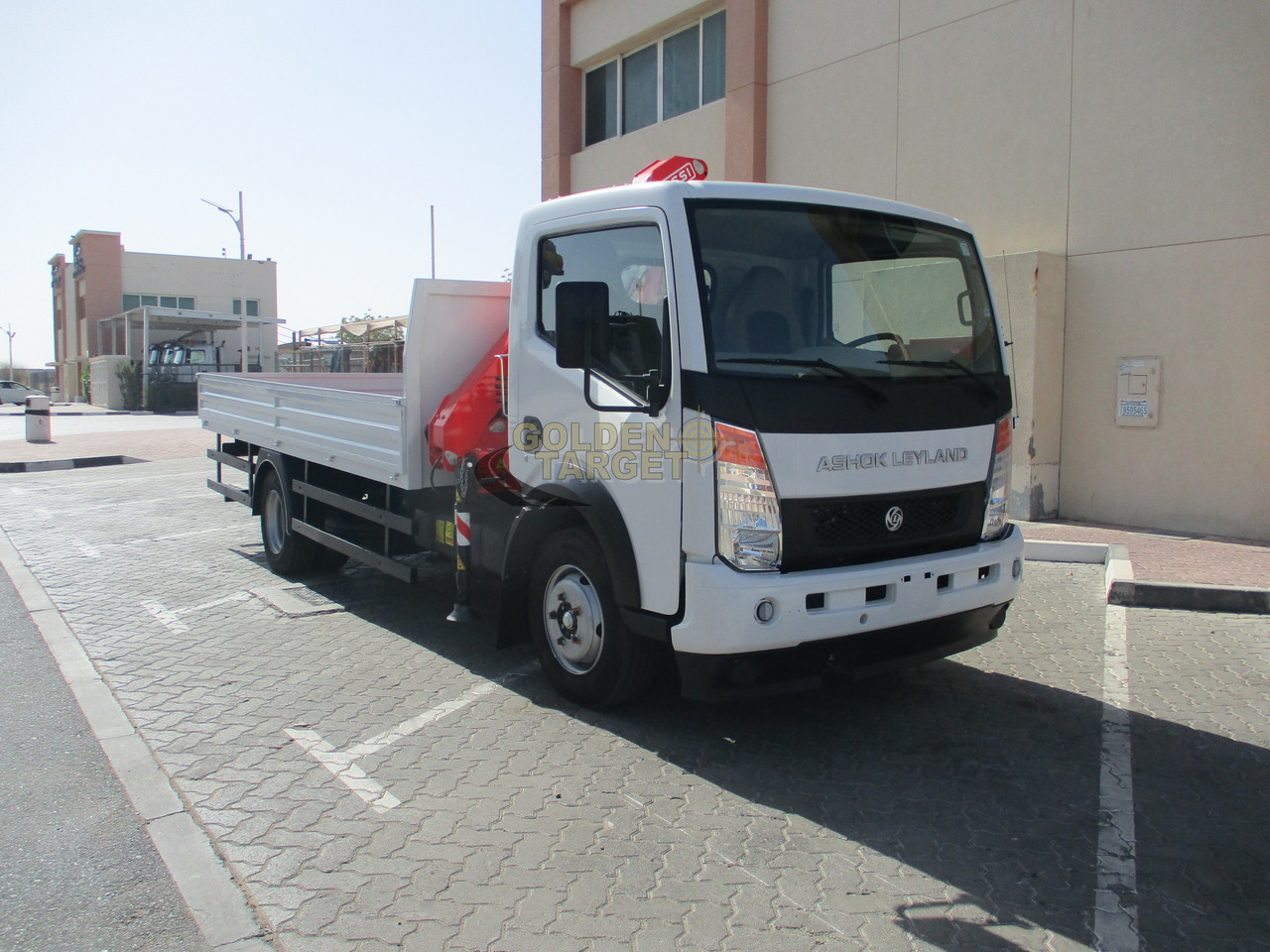 Ashok Leyland PARTNER LX 4x2 with Fassi F50A.022 Crane - Tovornjak z dvigalom: slika 1 Ashok Leyland PARTNER LX 4x2 with Fassi F50A.022 Crane - Tovornjak z dvigalom: slika 1