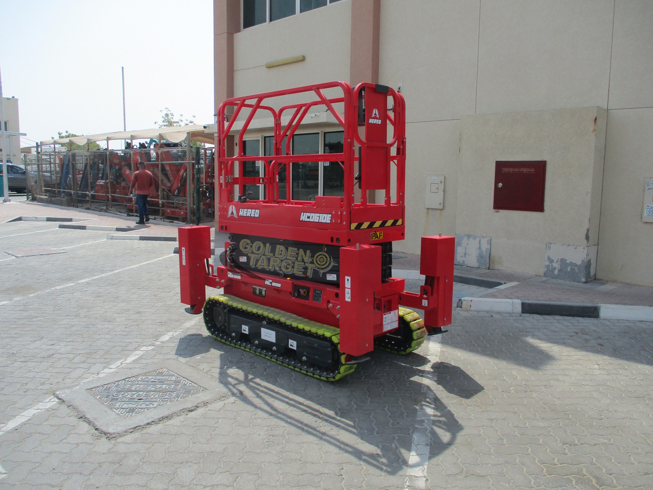 Hered HC0610E Electric Crawler Scissor Lift - Škarjasta dvižna ploščad: slika 1 Hered HC0610E Electric Crawler Scissor Lift - Škarjasta dvižna ploščad: slika 1