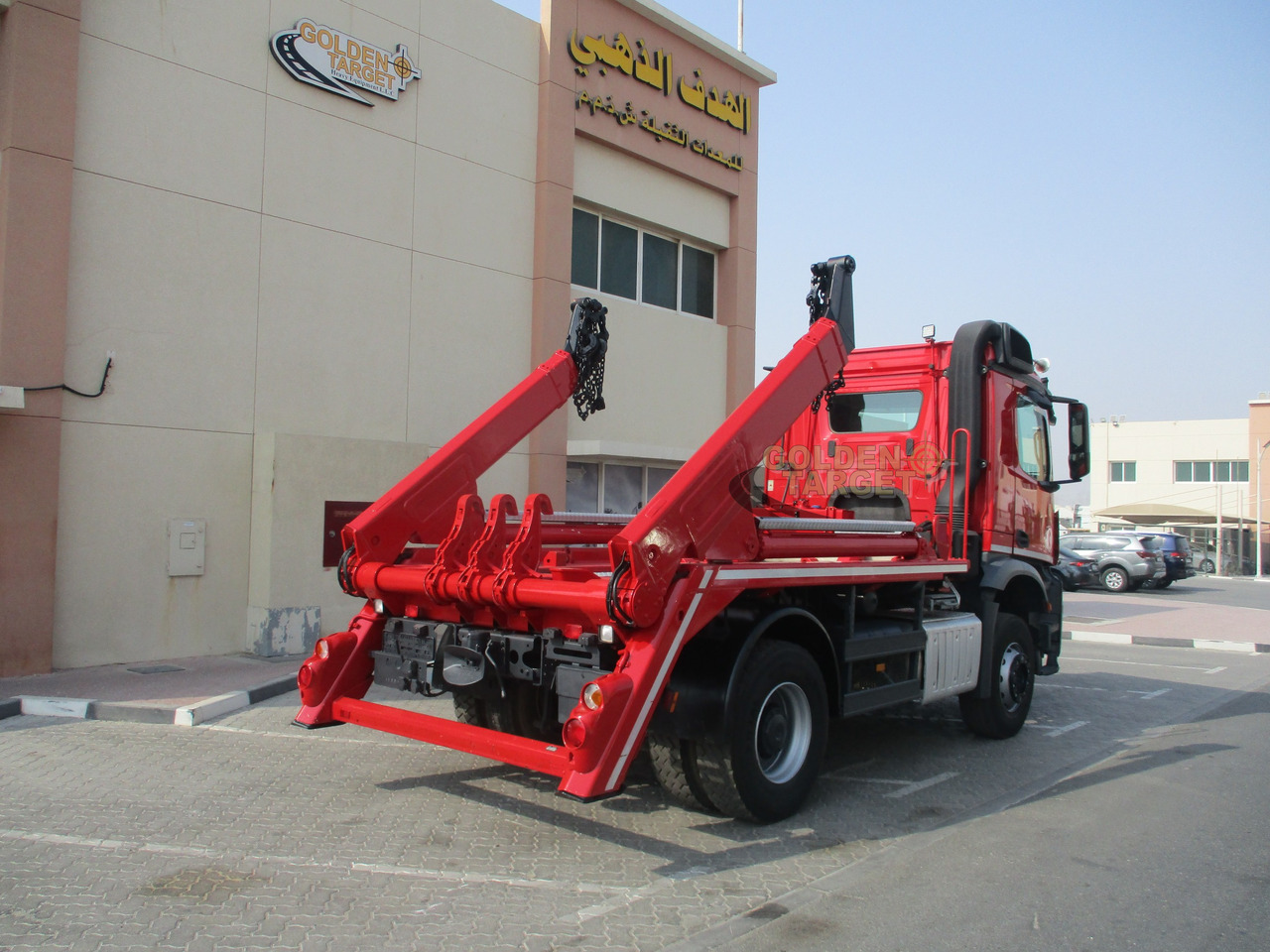 MERCEDES-BENZ Arocs 1832 4x2 Skip Loader - Komunalni tovornjak: slika 4 MERCEDES-BENZ Arocs 1832 4x2 Skip Loader - Komunalni tovornjak: slika 4