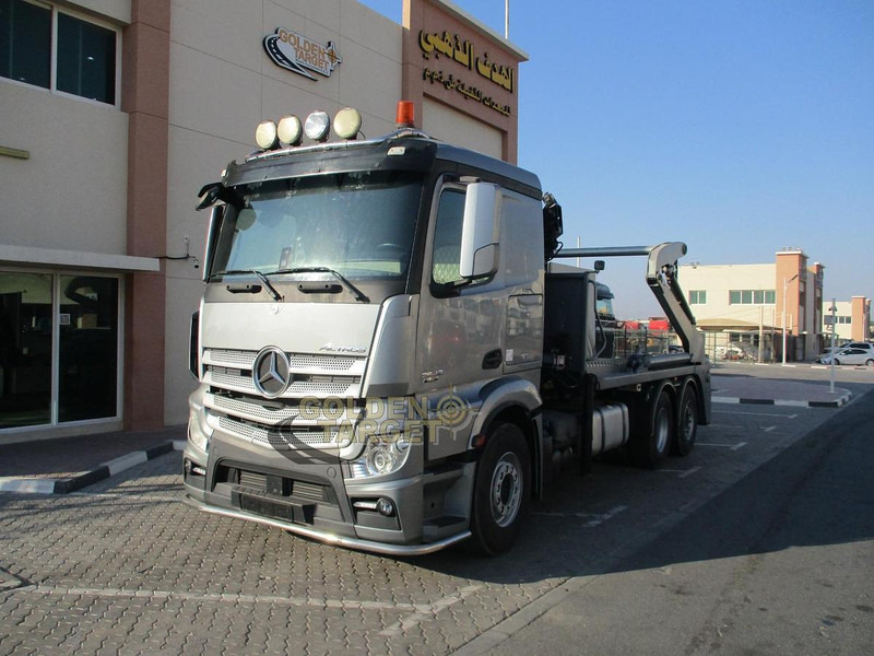 Mercedes-Benz 2642 6×2 Double Skip Loader with HIAB Crane - Nakladalec: slika 1 Mercedes-Benz 2642 6×2 Double Skip Loader with HIAB Crane - Nakladalec: slika 1