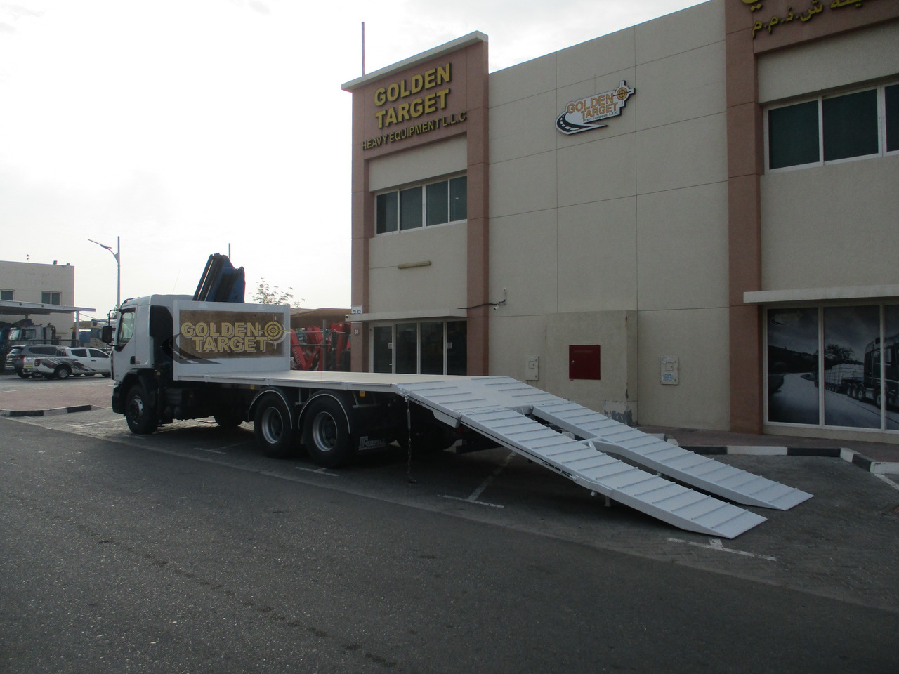 Tovornjak z dvigalom RENAULT Kerax 380 6×4 Crane Truck: slika 9