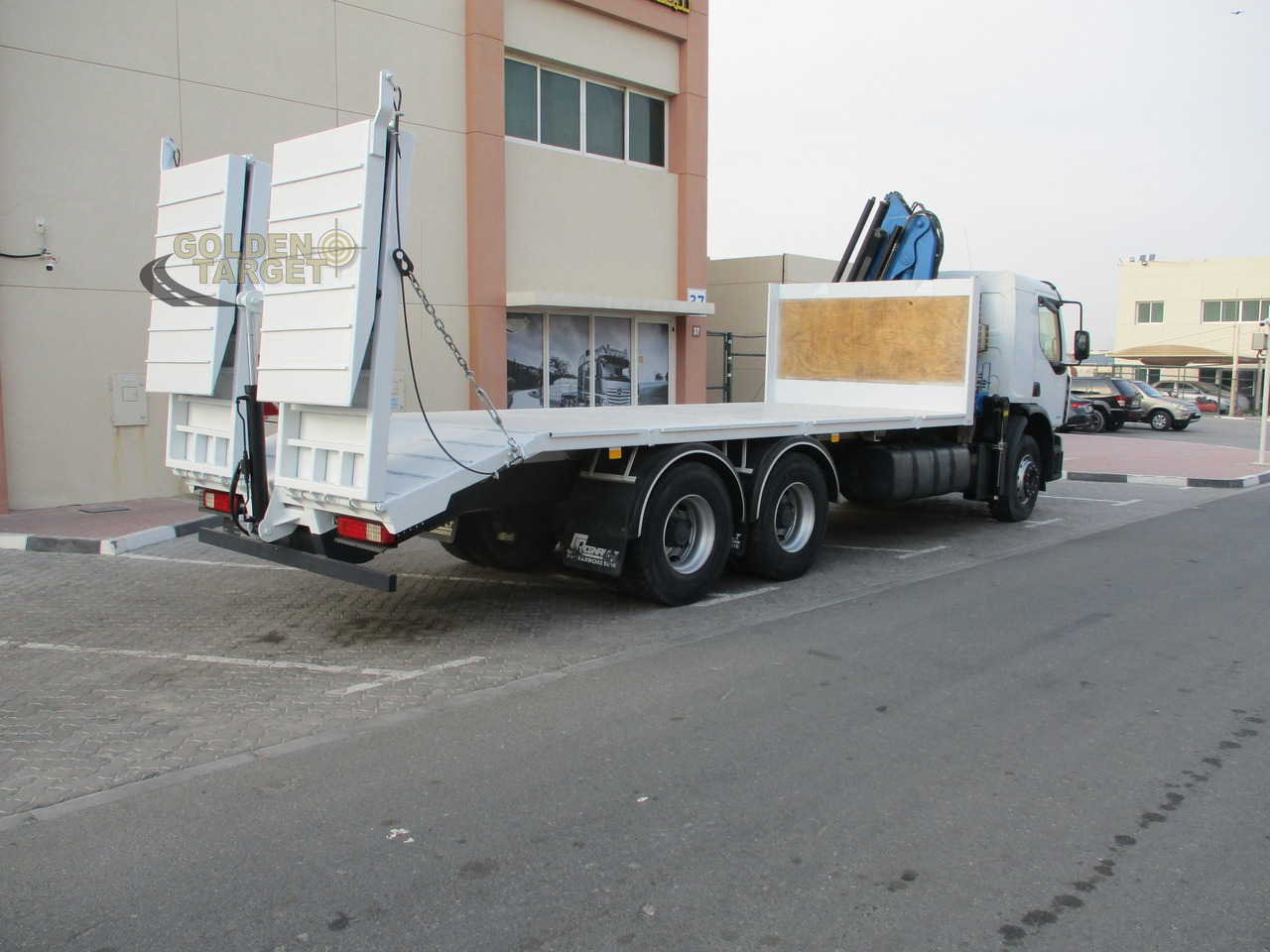 RENAULT Kerax 380 6×4 Crane Truck - Tovornjak z dvigalom: slika 3 RENAULT Kerax 380 6×4 Crane Truck - Tovornjak z dvigalom: slika 3