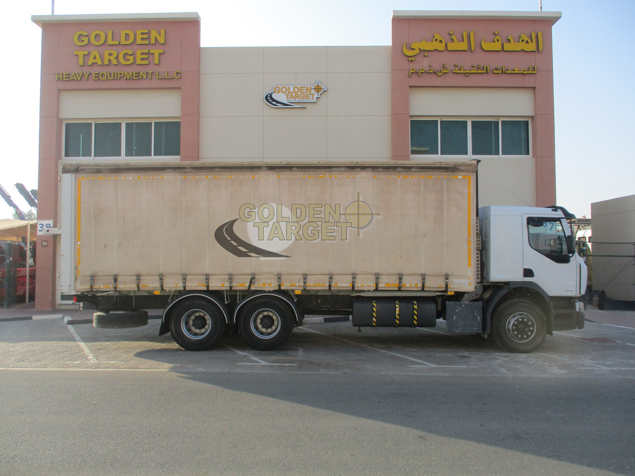 Renault KERAX 380 Curtainsider Truck - Tovornjak s ponjavo: slika 5 Renault KERAX 380 Curtainsider Truck - Tovornjak s ponjavo: slika 5