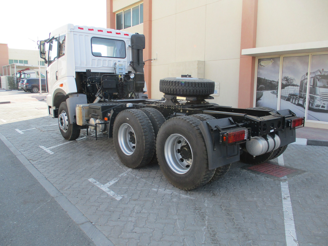 FAW 4181P2K15 6x4 Head Truck - Vlačilec: slika 4 FAW 4181P2K15 6x4 Head Truck - Vlačilec: slika 4