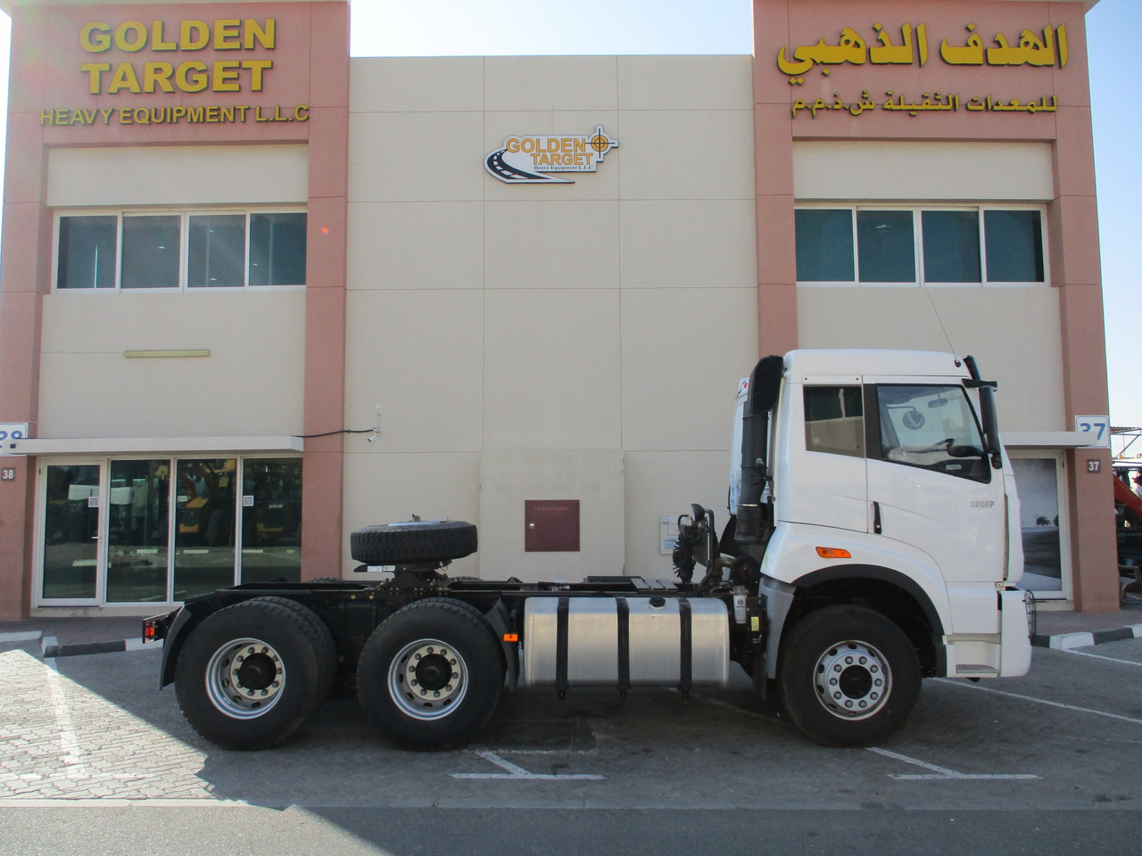 FAW 4181P2K15 6x4 Head Truck - Vlačilec: slika 5 FAW 4181P2K15 6x4 Head Truck - Vlačilec: slika 5