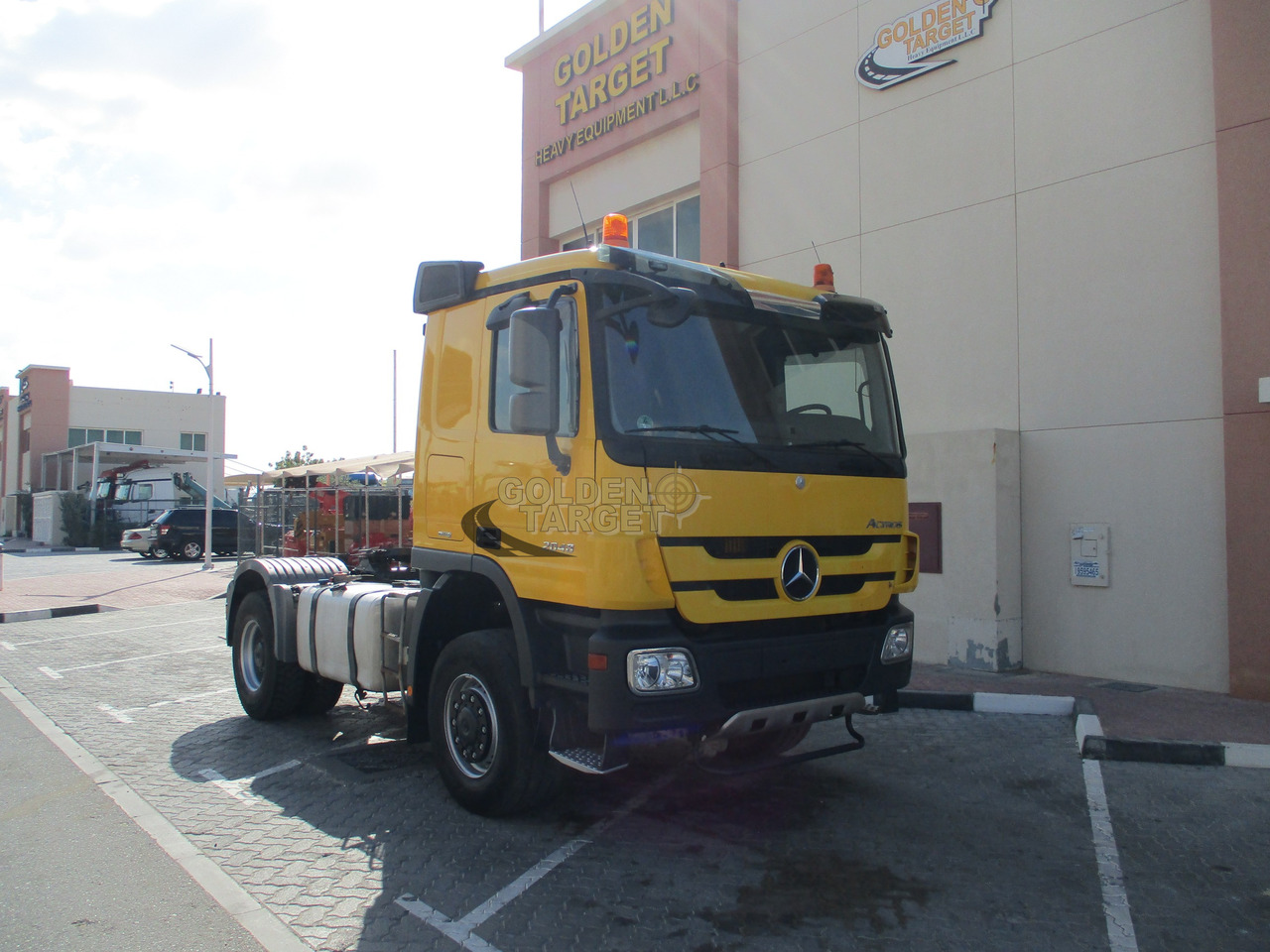 MERCEDES-BENZ Actros 2048 4x4 Head Truck - Vlačilec: slika 1 MERCEDES-BENZ Actros 2048 4x4 Head Truck - Vlačilec: slika 1
