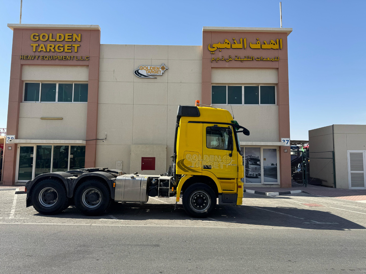 Mercedes Benz ACTROS 3355 6x4 Head Truck - Vlačilec: slika 4 Mercedes Benz ACTROS 3355 6x4 Head Truck - Vlačilec: slika 4