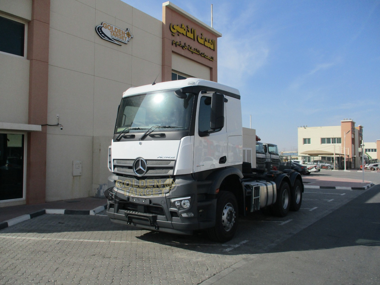 Mercedes-Benz Actros 3342 6x4 Right Hand Head Truck - Vlačilec: slika 2 Mercedes-Benz Actros 3342 6x4 Right Hand Head Truck - Vlačilec: slika 2