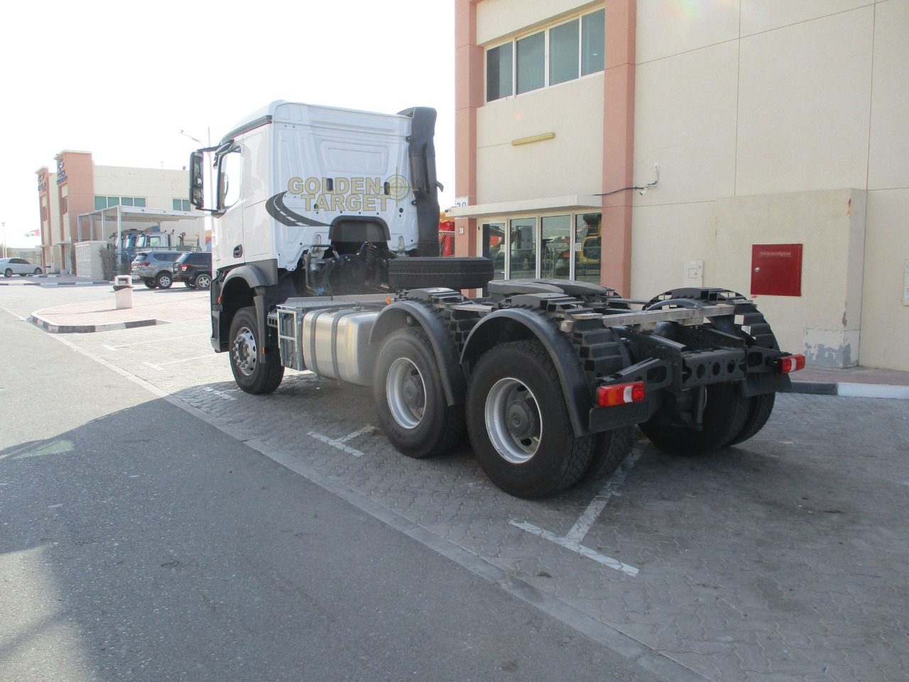 Mercedes-Benz Actros 3342 6x4 Right Hand Head Truck - Vlačilec: slika 4 Mercedes-Benz Actros 3342 6x4 Right Hand Head Truck - Vlačilec: slika 4