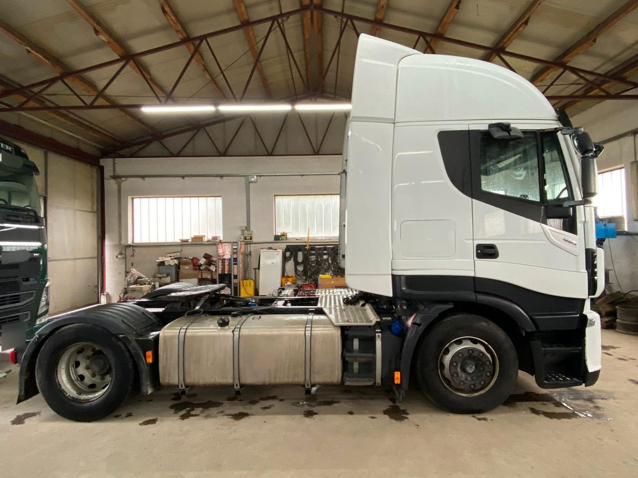 Iveco Stralis 460 Hi-Way 4x2Tractor -Tipper hydraulic - Vlačilec: slika 4 Iveco Stralis 460 Hi-Way 4x2Tractor -Tipper hydraulic - Vlačilec: slika 4