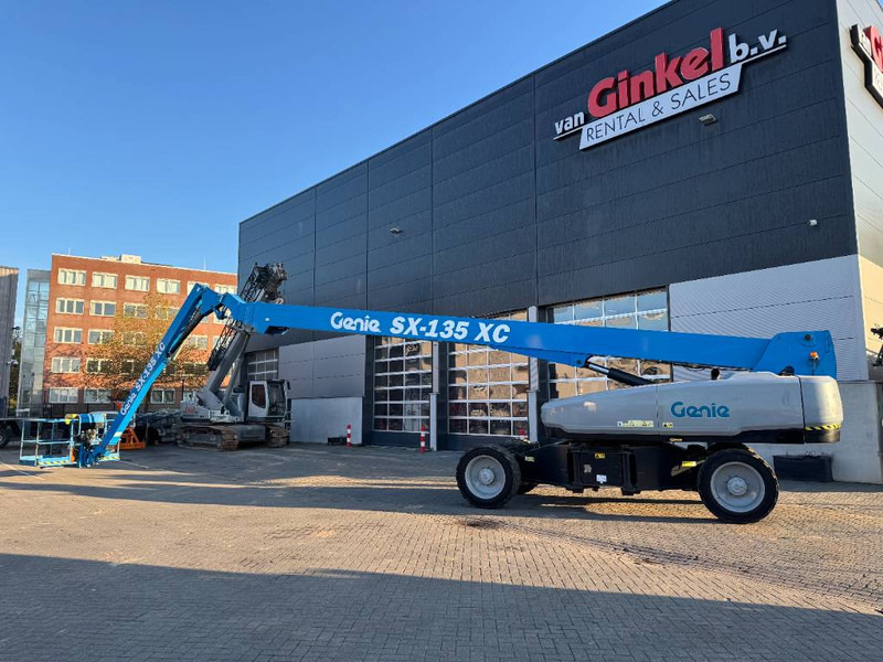Genie SX 135 XC - Teleskopska dvižna ploščad: slika 1 Genie SX 135 XC - Teleskopska dvižna ploščad: slika 1