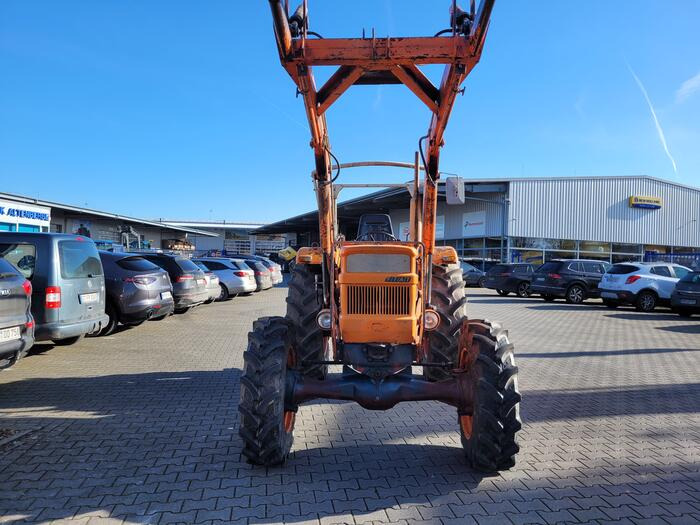 Fiat 750 DT - Traktor: slika 1 Fiat 750 DT - Traktor: slika 1