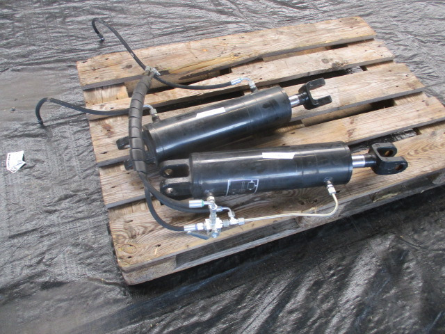 New Holland 84408341 Hydraulikzylinder - Balirka za kvadratne bale: slika 1 New Holland 84408341 Hydraulikzylinder - Balirka za kvadratne bale: slika 1