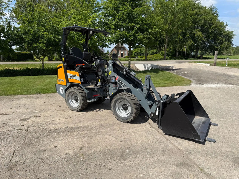 Giant Giant 2200 X-tra HD NIEUWE SHOVEL Mini shovel - Kompaktni nakladalnik na gosenicah: slika 2 Giant Giant 2200 X-tra HD NIEUWE SHOVEL Mini shovel - Kompaktni nakladalnik na gosenicah: slika 2