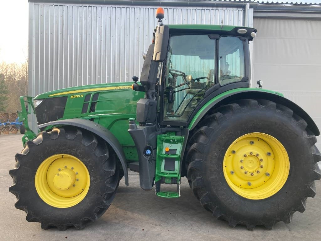 John Deere 6250 R - Traktor: slika 2 John Deere 6250 R - Traktor: slika 2