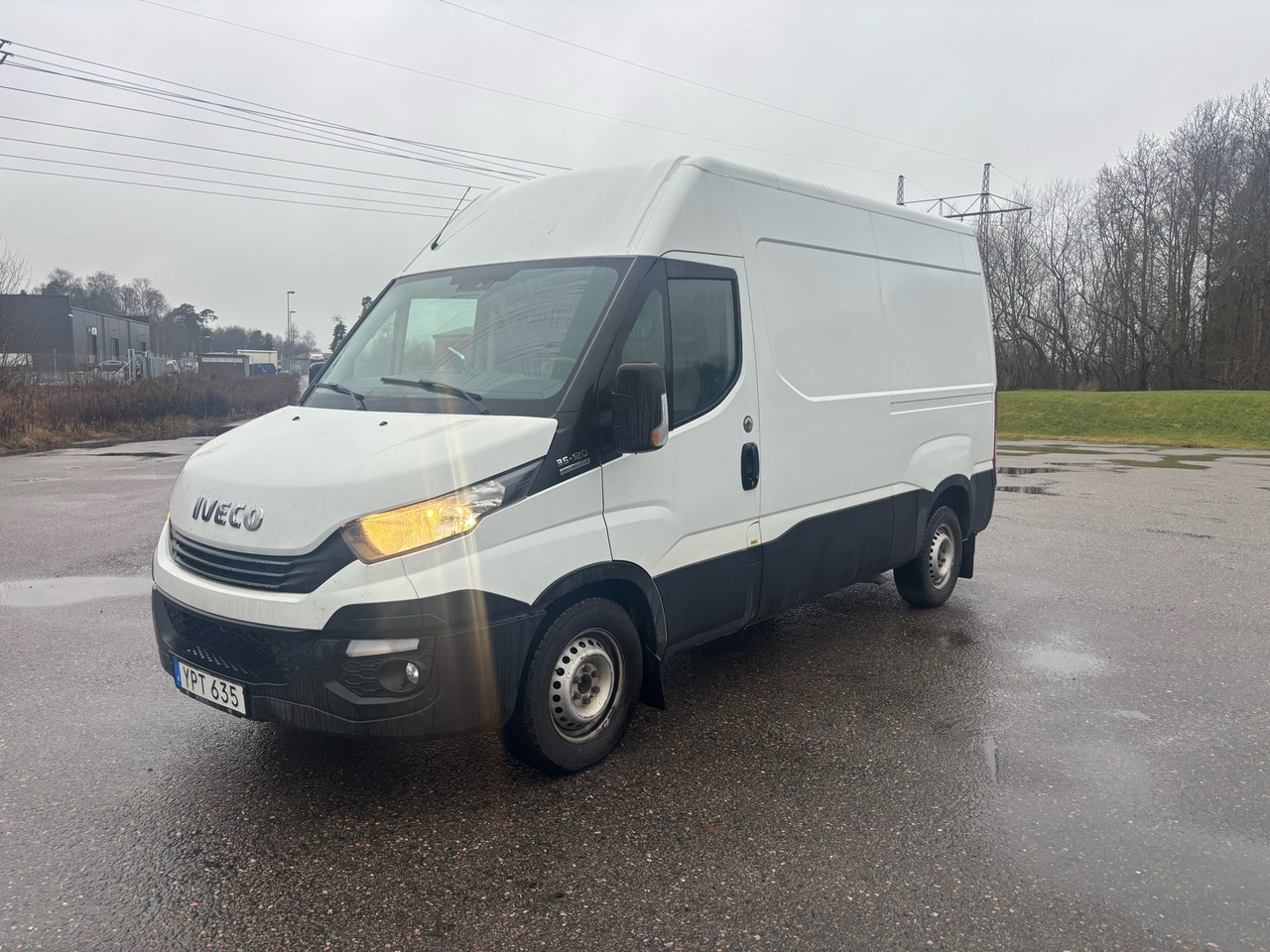 Skåpbil Iveco Daily 35S12 -2018 - Furgon: slika 1 Skåpbil Iveco Daily 35S12 -2018 - Furgon: slika 1