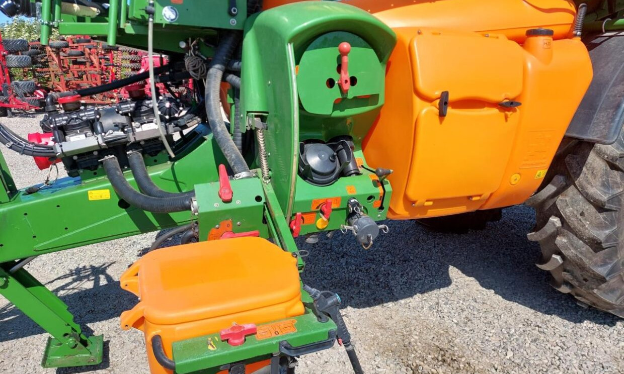 Amazone UX 6200 SUPER - 36-30-24m - Vlečna škropilnica: slika 5 Amazone UX 6200 SUPER - 36-30-24m - Vlečna škropilnica: slika 5