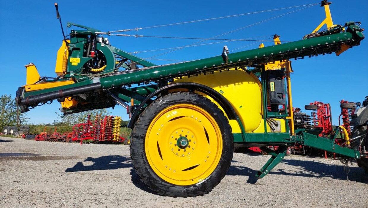 Danfoil ConCorde 3000L - 24m med GPS - Vlečna škropilnica: slika 2 Danfoil ConCorde 3000L - 24m med GPS - Vlečna škropilnica: slika 2